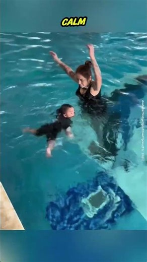 This how learn swimming in china 😯
