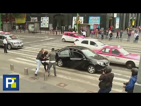 A kidnapping simulation in Mexico leaves citizens stunned on the streets.