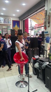 2.1M views · 153K reactions | အသံ ( ၂ ) မျိုးနဲ့ surprise လာတိုက်သွားသော ပါရမီရှင်… မိုက်နေရောပဲနော်….殺 လေးစားပါတယ်ရှင့်….殺曆 #starkonaing #Electronics #center | Star Ko Naing Electronic Center | Facebook