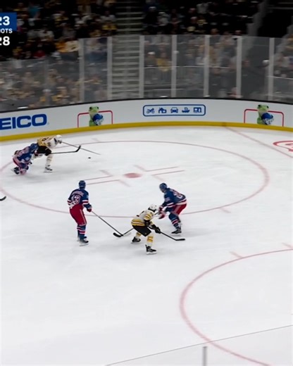 Fraser Minten's second of the game! | Boston Bruins