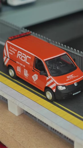 @oxforddiecast RAC van in 1/76 scale. Custom lightbar and lighting setup. Controlled using an IR remote.#oxforddiecast #code3 #modelrailway #00gauge #176scale #rac #carbreakdown