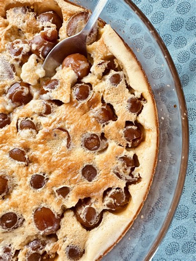 Team avec ou sans noyaux ? 😅 Le clafoutis aux mirabelles : le dessert facile, rapide et toujours un succès ! Préchauffer le four à 180°C (Th. 6). Beurrer généreusement un plat à gratin et le saupoudrer de 20 g de sucre. Répartir les fruits sur le fond du plat. Mettre 70 g de sucre, 100g de farine, 4 œufs, le sel et 300g de lait dans le bol, puis mixer 10 sec/vitesse 5. Transvaser la pâte sur les fruits, enfourner et cuire 40 minutes à 180°C. #clafoutis #thermomix #recettefacile #dessertmaison #