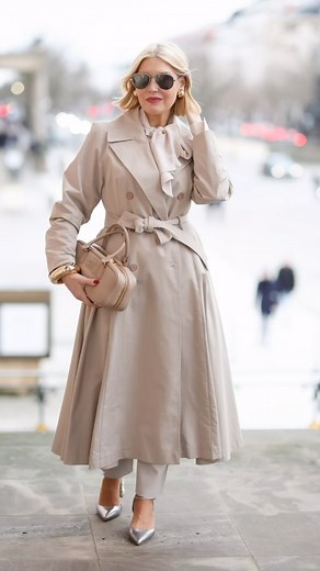 51K views · 1.7K reactions | Les beiges… Monochrome Outfits. Ton in Ton zum Übergang mit Trenchcoat, Doubleface Mantel und Jacke. Genieße den Sonntag! Monochrome outfits on the way to spring. Trench coat. Double face coat and jacket. Enjoy the Sunday! . Ad #monochromestyle #monochromeoutfit #styleinspiration #instastyle Outfits @sly010_official Bags & shoes @miumiu & @dior Photos @gettyimages @andreas.rentz | Lieblingsstil | Facebook