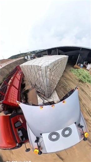 Look at the perspective behind. #logistics #automobile #cargoconnect #ship #trucker #truck