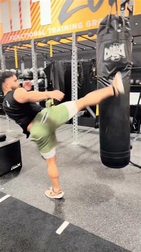 Question mark kick❓#muaythai