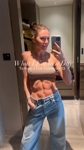 Feeling that post holiday bloat? I got you… Just comment RECIPE below and I’ll send you my easy healthy recipe books (& more) directly to you inbox! These recipes full nutrition facts are below!�Want more “What I Eat” videos? Or give me new video suggestions below! :) Breakfast Grated Egg Cheesy Roll Ups -2 grated eggs -1/4 cup grated Mozzerlla -2 TBS greek yogurt -1/4 cup green onion, chopped�-3 small (high-protein/ low carb style) tortillas ~50 cal each 440 cal / Protein: 40g / Carbs: 32g / Fa