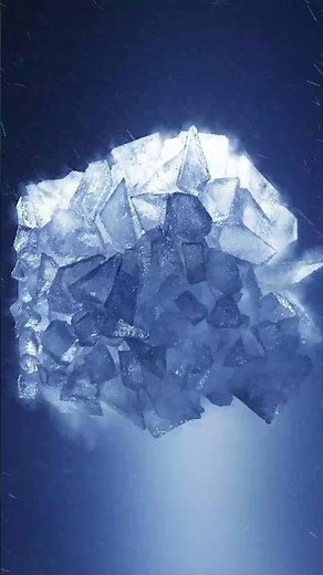 Ice break with houdini and axiom solver for the smoke #houdini #smoke #3danimation #3drender