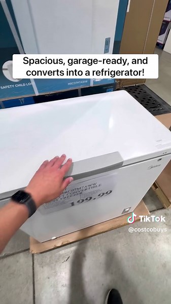 ❄️ Chest Freezer at Costco! This has lots of space, is garage-ready, and can even be converted to a refrigerator! It’s a great deal too! ($199.99) #costco #chestfreezer #freezer #homeessentials