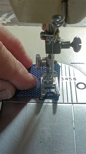 Singer 247. Costura reta.