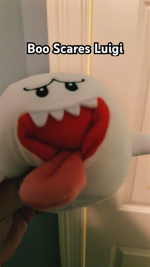 Boo Scares Luigi #mario #shorts #memes