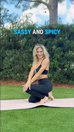 Spicy Yoga Flow 🔥 Cleopatra Split Challenge for Strength & Flexibility