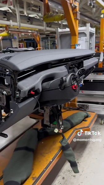 Dashboard installation at the assembly line
