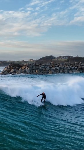 3.7K views · 80 reactions | Waving (pun intended) goodbye to winter and hello to spring. Those winter swells might be in the rearview, but bring on the warmer, sunny sessions we say   local_famous_photography #Eurobodalla #AllKindsOfNatural #Surfing #NewSouthWales #FeelNSW #FeelNew #SeeAustralia #SouthCoastNSW | Eurobodalla - South Coast NSW | Facebook