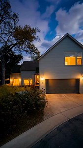 JUST LISTED IN AUSTIN ✨ OPEN SAT 2.14 | 2-4PM✨A rare corner-lot gem in a boutique 78704 community, offering privacy, style, and thoughtful upgrades throughout. Set on the best lot in the neighborhood and backing to lush trees, this home feels tucked away while still being in the heart of 78704. 3001 Del Curto Road #10 | Austin, TX 4 Bd | 3 Ba | 2,501 Sq Ft Offered at $1,150,000 📍Open House this Saturday 2/14 from 2-4PM Listed by @kindredatx @tracytutor COMPASS • DRE 01326769 | Tracy Tutor