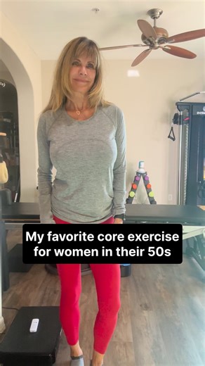 My favorite core exercise for women in their 50s: Ask me for my favorite core exercise lately and I’ll tell you dead bugs. Why? Because they build strength without stressing the lower back, plus as a coach, there are so many ways to make it more or less challenging for my clients. PLUS, truth be told… I kind of enjoy watching the expression on my clients’ faces when they try to get the coordination of the movement down. 🙃 What’s your fave core exercise? Let me know in the comments! #accountabil