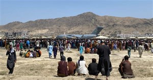 U.S. Embassy warns Americans in Afghanistan to stay away from Kabul airport due to "security threats"