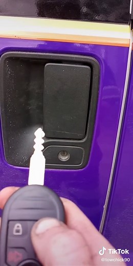 Embarrassing when you have to call another tow truck. #oncall #towlife #wellfuck #wreckerlife