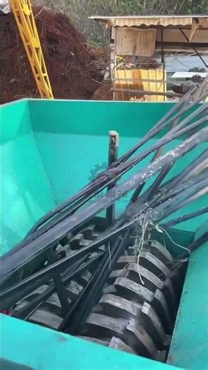 bosses are still struggling with industrial waste disposal? Check out this double-shaft shredder.