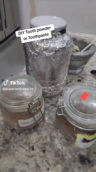 DIY Tooth Powder: Natural Ingredients for Healthy Teeth