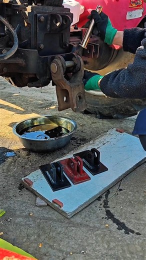 Tractor Hydraulic Linkage Arm – Function & Fitting Process | Mechanic Guide #Shorts