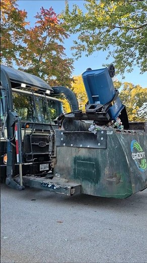 Groot garbage truck on recycle #garbagetruck
