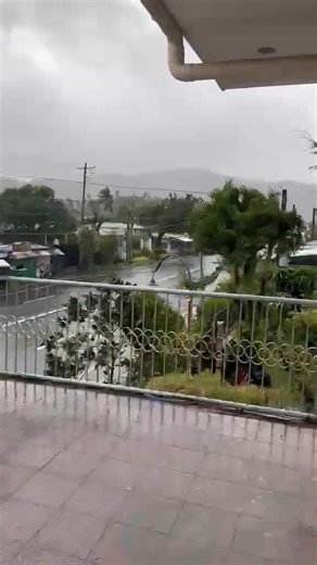 58K views · 426 reactions | WATCH: Strong winds and heavy rain brought by Super Typhoon #UwanPH swept through Irosin, Sorsogon at 9:50 a.m. on Sunday, November 9. | : Orange Nepomuceno Gandia • Follow our live updates here: https://inqnews.net/UwanPH | INQUIRER.net | Facebook