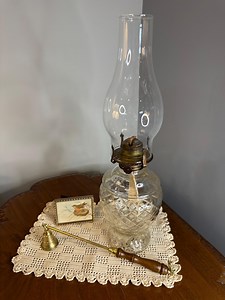 Vintage Lamplight Farms Oil Lamp W/hurricane Chimney, 16.5" H W/hurricane, Vintage Oil Lamp, Table Lamp, Clear Diamond Cut Glass Oil Lamp - Etsy