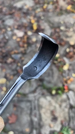 Huseyin Yalcin Wood Work on Instagram: "Double-edged twca cam 35mm (third version) Today, I completed a project that had been pending for months. The third version of the double-edged twca cam is quite satisfactory in terms of durability, ergonomics, and sharpness. I hope this version will meet expectations. Since I’m producing a limited number, those interested can send me a message to add their names to the waiting list. #twcacam #double-edged #spoonknife #woodcarvingknife #hookknife #toolmake