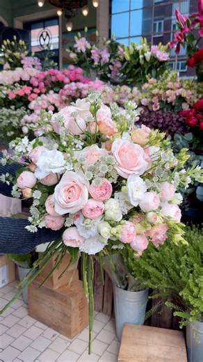 26K views · 656 reactions | Master Florist and World of Spray Roses...