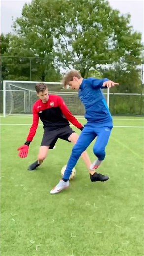 RONALDO 1V1 VS GOALKEEPER!!