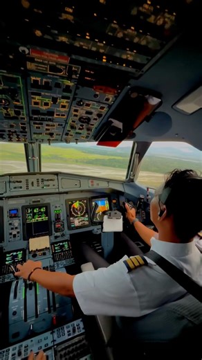 ATR 72 600 Cockpit view Landing