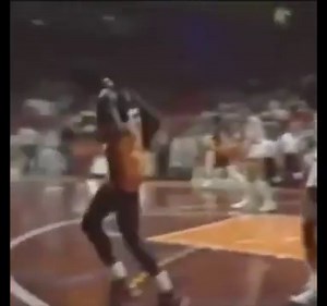 142K views · 2.1K reactions | In 1985 Michael Jordan participated in an exhibition game in Italy and did this!  ...which even gave birth to his famous “Shattered Backboard“ Air Jordan 1 犯 Check it out at the end!  | FIBA | Facebook