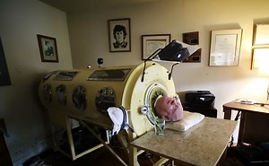 Polio survivor Paul Alexander, who spent over 70 years in an iron lung, has died of COVID-19