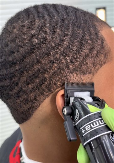Here’s a full low drop wavey fade with a C-cup and a goatee. Tell me what you think. Hope you like it🙏🏾 if so share with your friends and family. Tap that follow button. See you on the next one. * * @Stylecraft #taylorcutz #nocolor #labarber #gammatools #losangeles