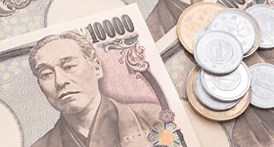 What Is A Carry Trade? USD/JPY Carry Trade Explained