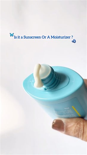 Payal Mathur on Instagram: "Sunscreen that feels like skincare 💙 Obsessed with Dot & Key Blueberry Hydrate Barrier Repair Sunscreen 🌤️ Water-light, no white cast, just hydration + protection 🙌 #sunscreen #dotandkey #everydayspf #skincarereels #hydration"