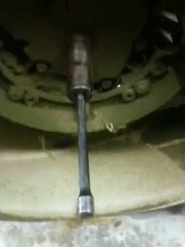 LAWNMOWER REPAIR: engine pulley removal