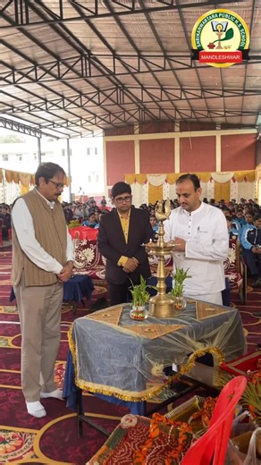 Shrikanwartara School on Instagram: "Shrikanwartara Public Higher Secondary School, Mandleshwar had the honour of welcoming Prof. Chetan Solanki — IIT Bombay Professor and widely known as the “Solar Man of India” 🌍🔆 👨‍🏫 Prof. Solanki interacted with our students and delivered an inspiring session on responsible energy consumption. He explained how excessive use of energy is directly connected to rising problems like pollution, climate imbalance, and environmental degradation 🌫️🌍⚠️. His mes