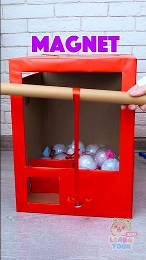 🎄 Oh Wow! A Christmas Claw Machine with Prizes! 😍 Fun DIY Game! #DIY #Shorts