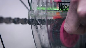 1️⃣9️⃣ seconds is all that stands between you and a clean drivetrain. Learn more about our X-3 Dirty Chain Machine here 👉 http://bit.ly/2sM7Cw9 #mucoff #x3 | Muc-Off