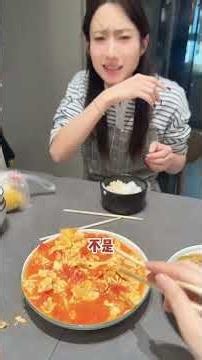 当我把家里的食物都换成仿真模型整蛊闺蜜，看闺蜜这反应难道是饭菜吃着不和胃口嘛！#funny #高能段子手 #搞笑 #comedy