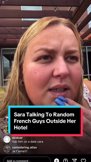 Sara talking to random French guys outside of her hotel throwback. #sarakendallbaby #american #french #americaneducation #dumbblonde