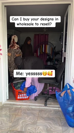 Yes sirrrrrrrrr 😂🥹 Our MOQ is the best thing that can happen to you as a new business (10 pieces per design) We do private label for 50 pieces and above ( extra charge) Let @houseofkeenah Handle your production while you focus on sales and marketing. To start, send “wholesale” to 08167228371 on now. Location: Shop B27, mammie market barracks ibereko Badagry Lagos state. We deliver worldwide.