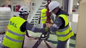 13K views · 23 reactions | Was machen Matrosen eigentlich außer Deck schrubben, Seemannsgarn spinnen und Spinat essen? Genau das haben wir uns auch gefragt. Deswegen schicken wir unseren Reporter Vincent Dehler für 3 Tage aufs Schiff. Heute um 19:05 Uhr. #galileo | Galileo | Facebook