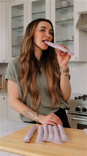 Turn the viral cottage cheese ice cream into popsicles! #viralrecipes #foodtrends #cottagecheese #cottagecheeseicecream #highprotein | Stoltenberg Sadie