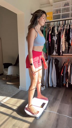 🔥 Full workout and special discount on your order! Are you looking for an effective way to activate your body? Our Full Body Vibration Platform makes your workout easy in minutes. With intuitive controls, 10 speeds and resistance bands, it is a versatile equipment for any routine. 🏋️ Place your order and go into Christmas with peace of mind! | CRM