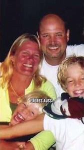 Il a exécuté toute sa famille. Son père, sa mère, et ses petits frères. Quelques instants après,