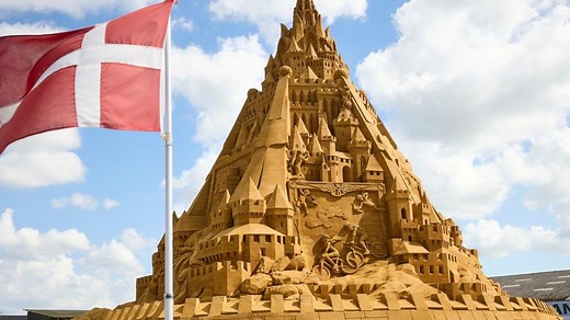 World's tallest sandcastle built in Denmark
