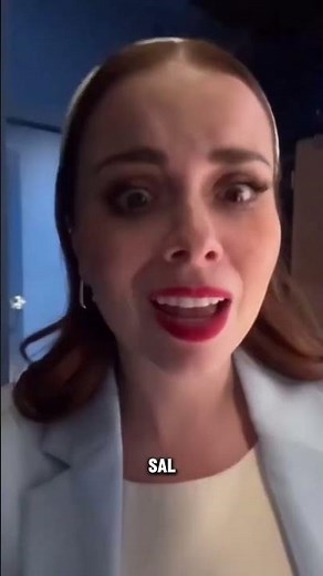Mom sings "The Poop Song" in public for her daughter 👧🏻🇲🇽 #humor #shortsvideo #viral #mexico
