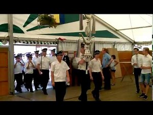Spielmannszüge ziehen beim Schützenfest in Ramsdorf ins Zelt ein!